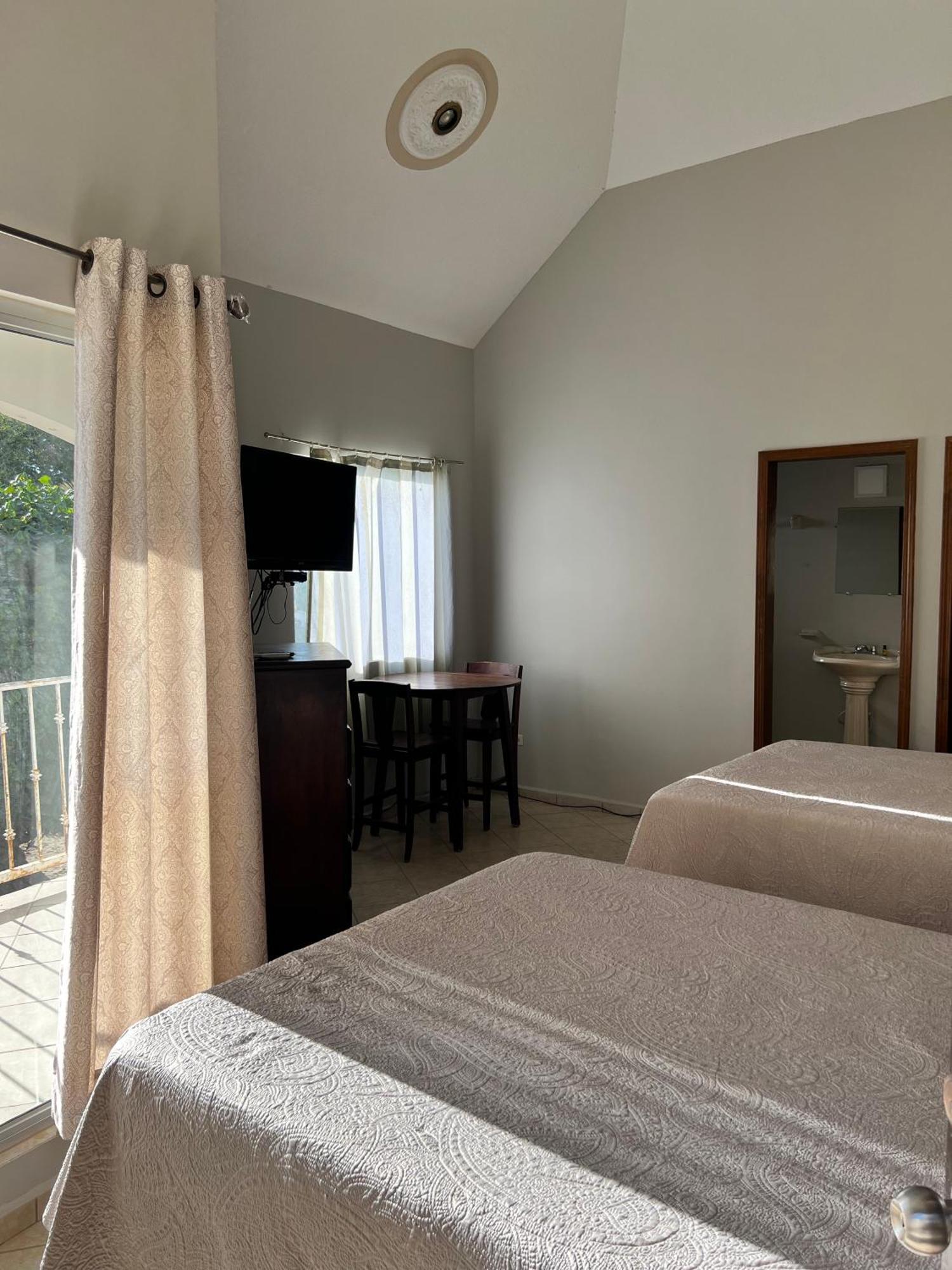 Hotel Los Pinos Inn El Golfo de Santa Clara Екстериор снимка